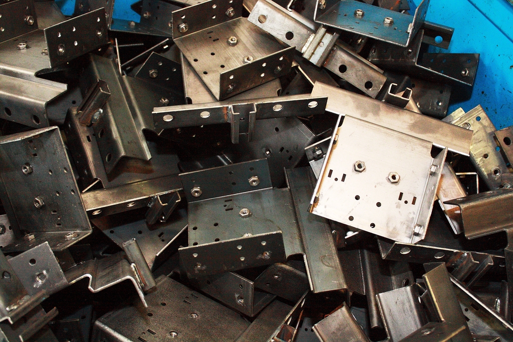 assemblaggio componenti metallici